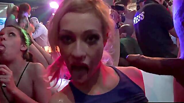 Hawt party hotties screwing in club fuckfest