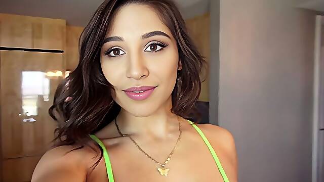 Latina Videos